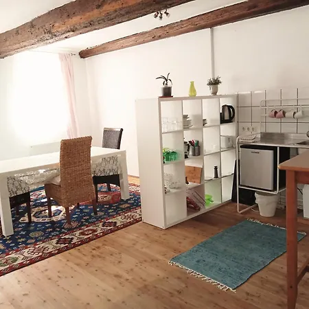 Apartment Mit 1 Schlafzimmer In Altstadthaus Sankt Veit an der Glan Buitenkant foto