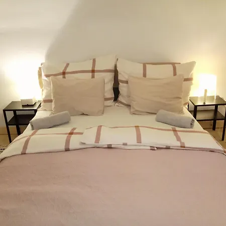 Apartment Mit 1 Schlafzimmer In Altstadthaus Sankt Veit an der Glan Buitenkant foto