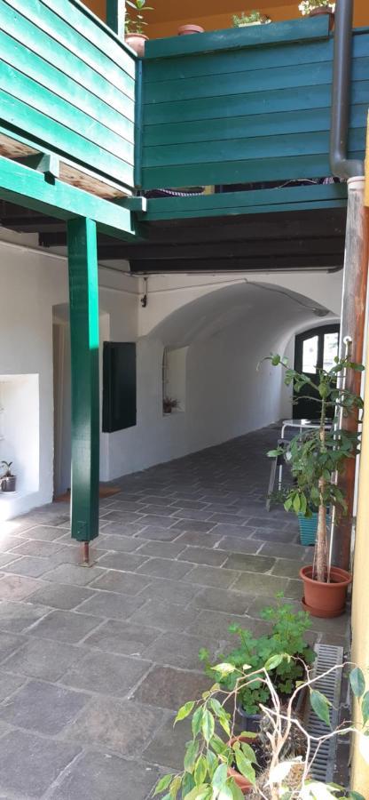 Appartement Mit 1 Schlafzimmer In Altstadthaus Sankt Veit an der Glan