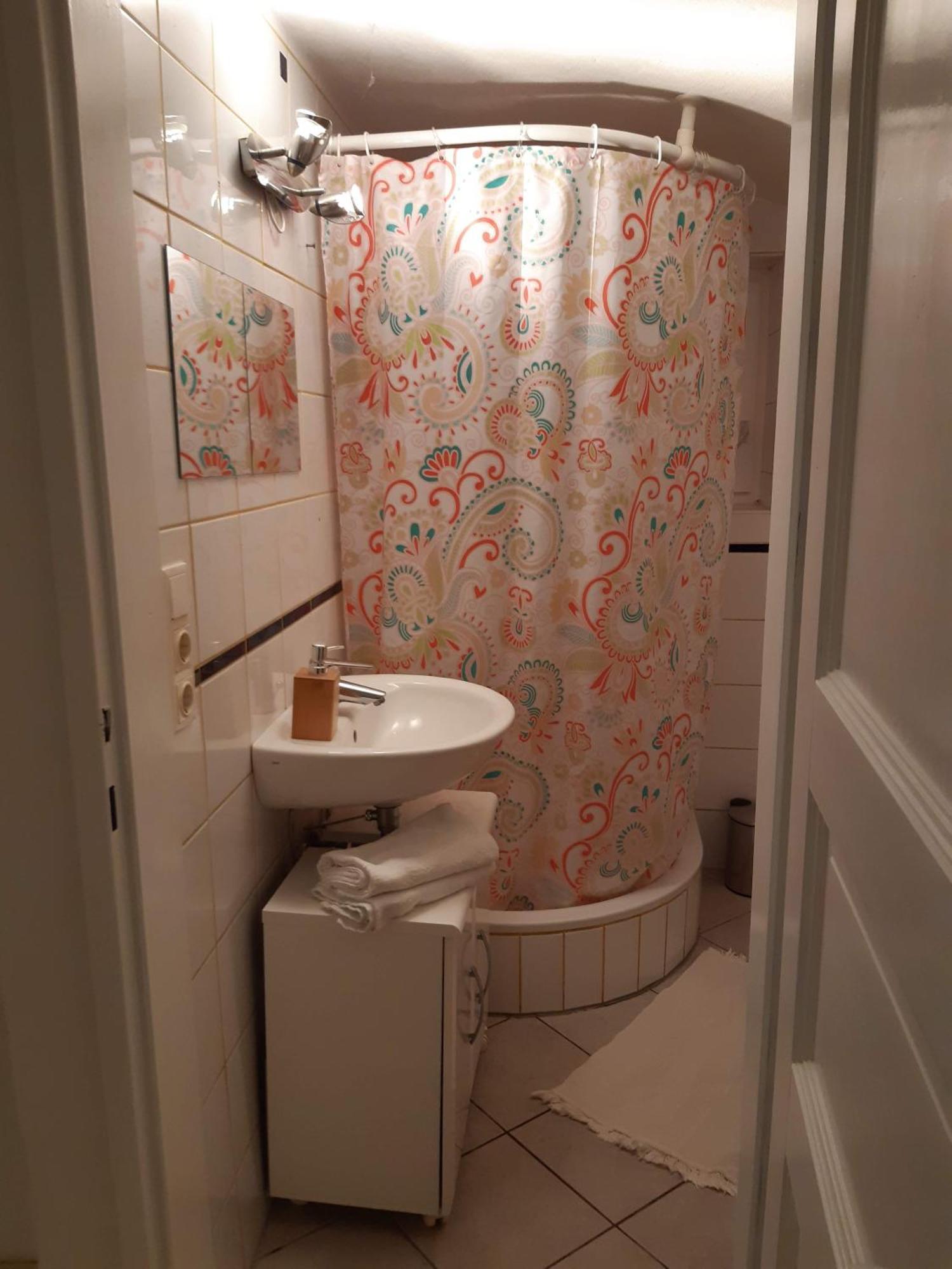 Mit 1 Schlafzimmer In Altstadthaus Appartement