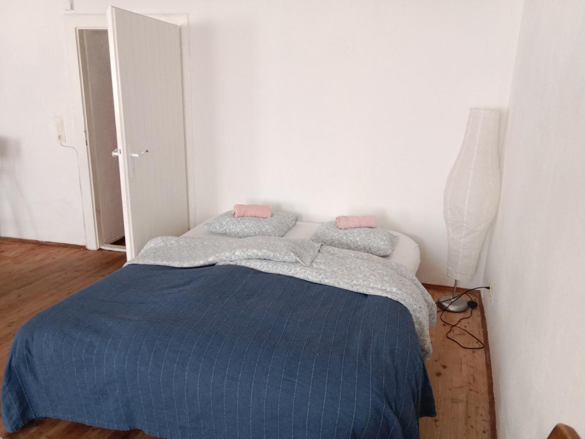 Mit 1 Schlafzimmer In Altstadthaus Appartement *