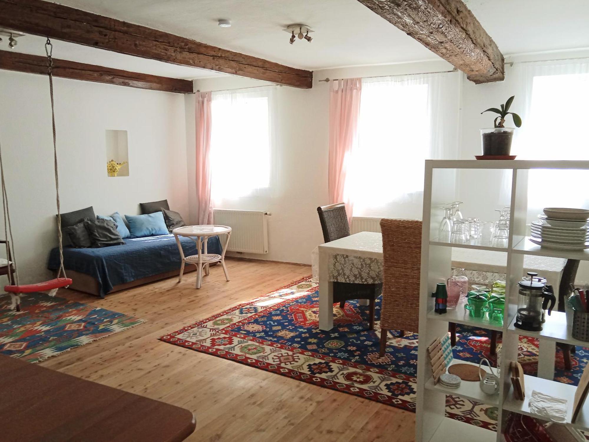 Mit 1 Schlafzimmer In Altstadthaus Appartement