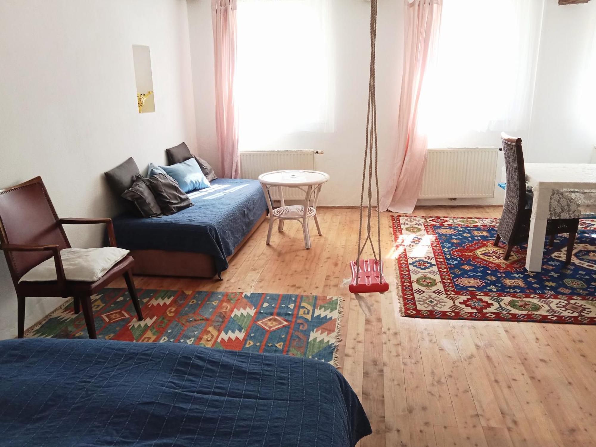 Mit 1 Schlafzimmer In Altstadthaus Appartement *